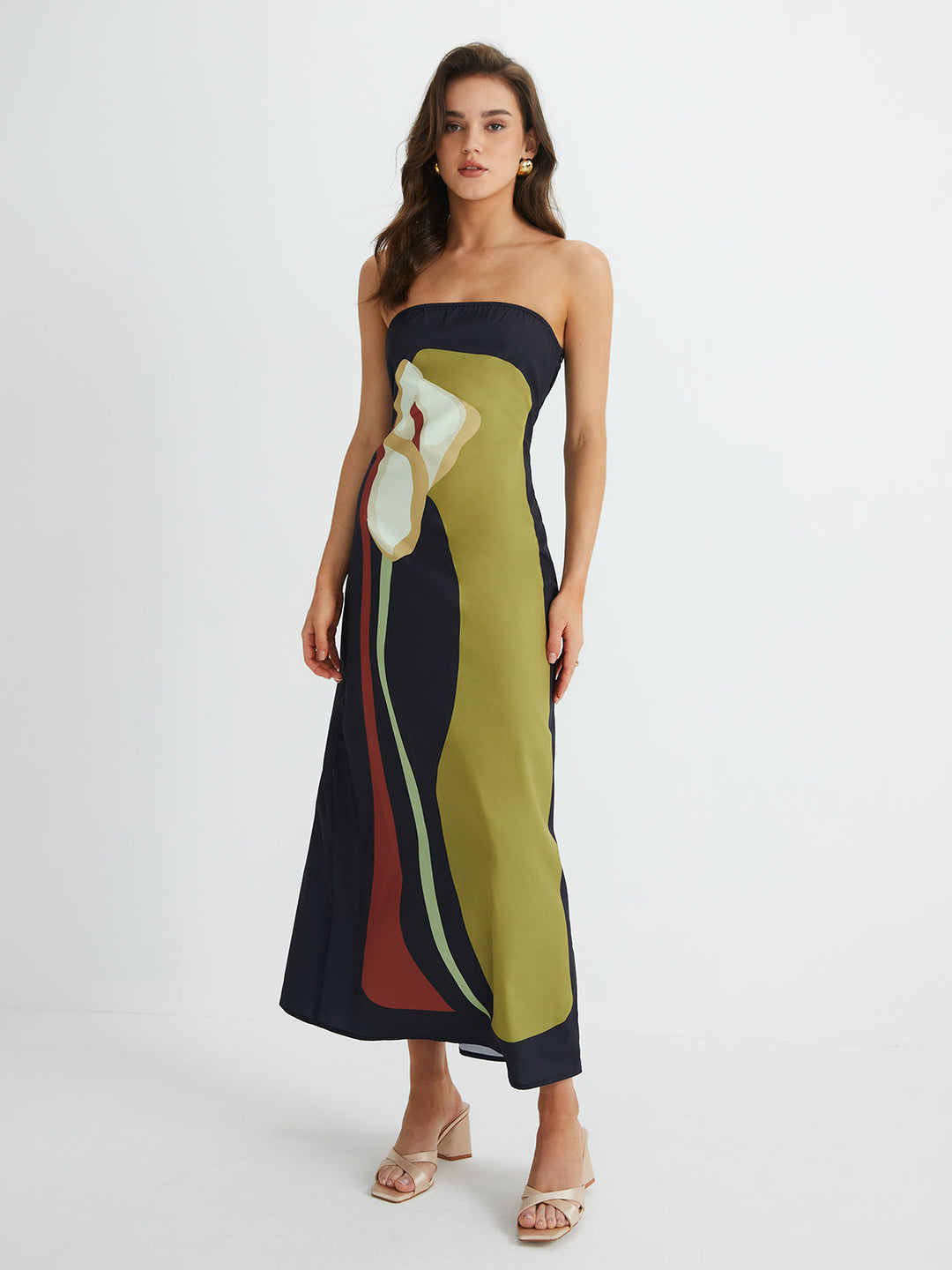 Großes Langarm-Kleid mit Blumenmuster und geteiltem Ausschnitt