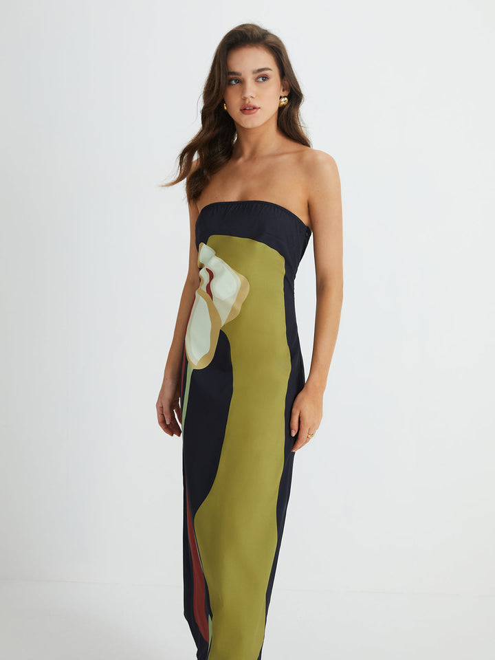 Großes Langarm-Kleid mit Blumenmuster und geteiltem Ausschnitt