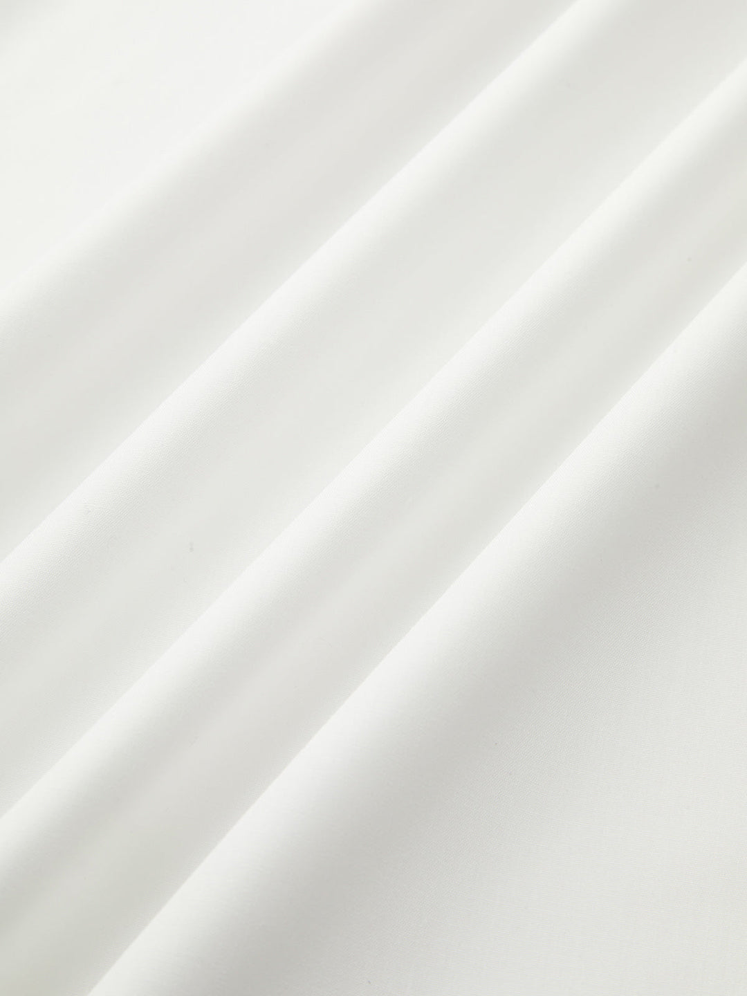 Halfterkleid mit halbtransparentem Rückenausschnitt und Reißverschluss