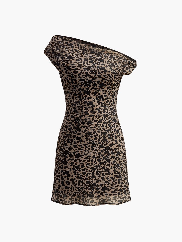 Asymmetrisches Kleid mit Print und Kragen