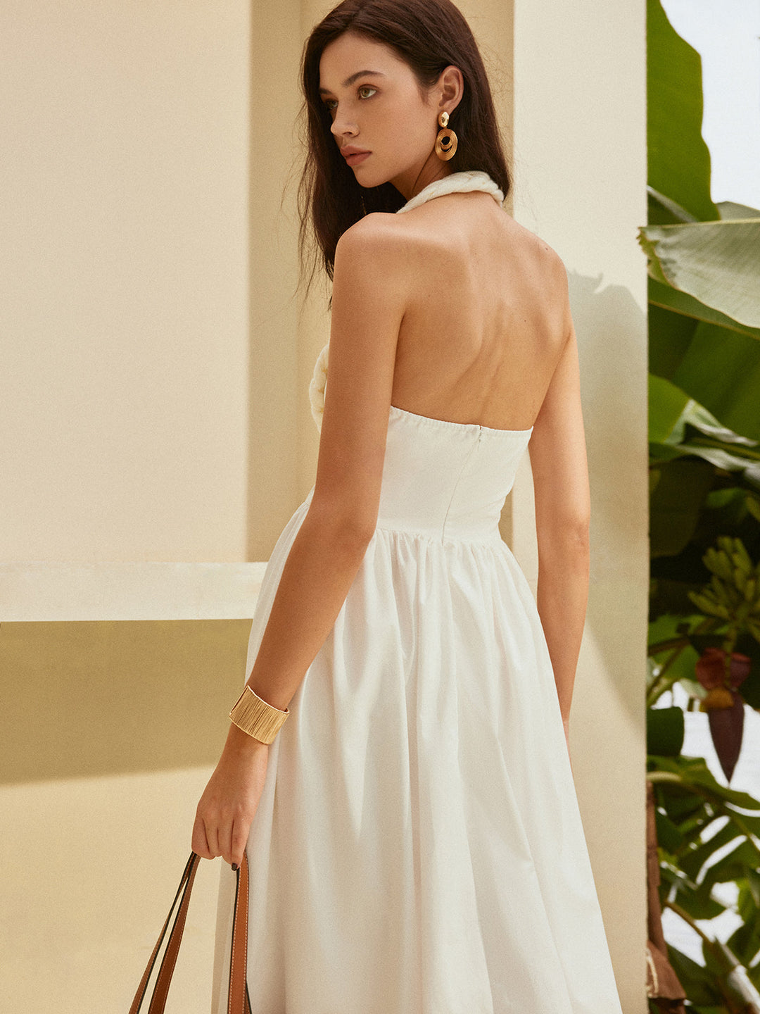 Kleid mit Rückenausschnitt