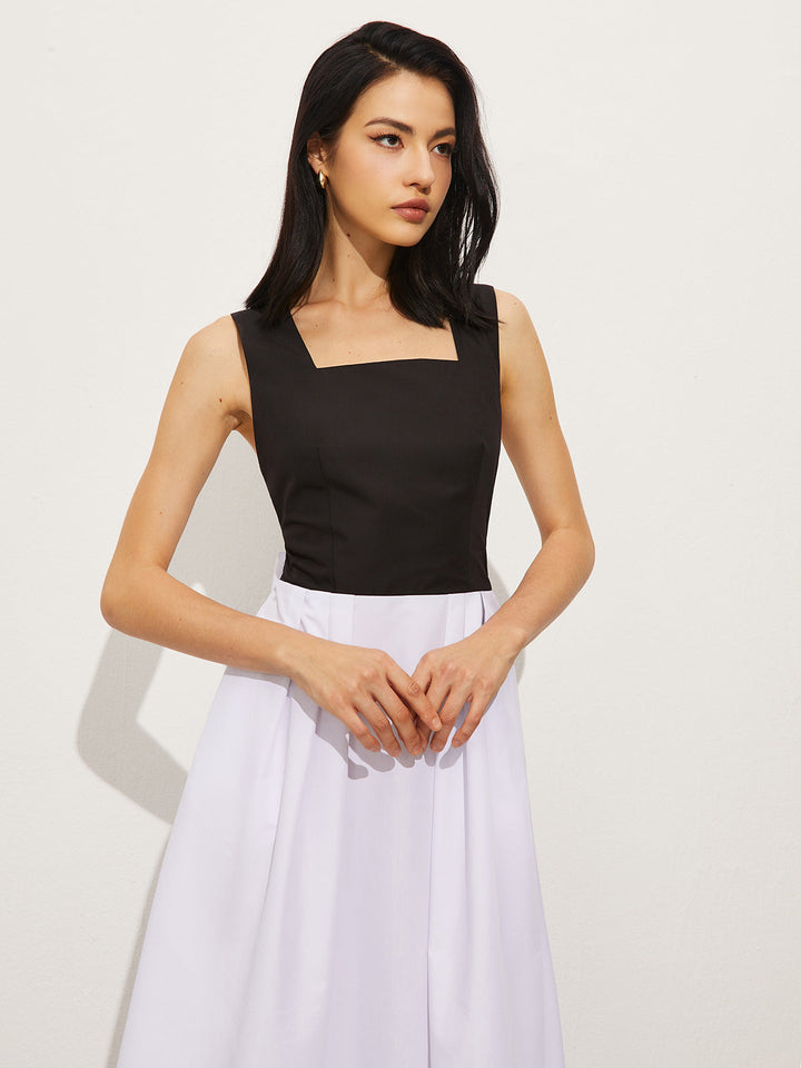 Kleid mit quadratischem Ausschnitt und überkreuzten Trägern