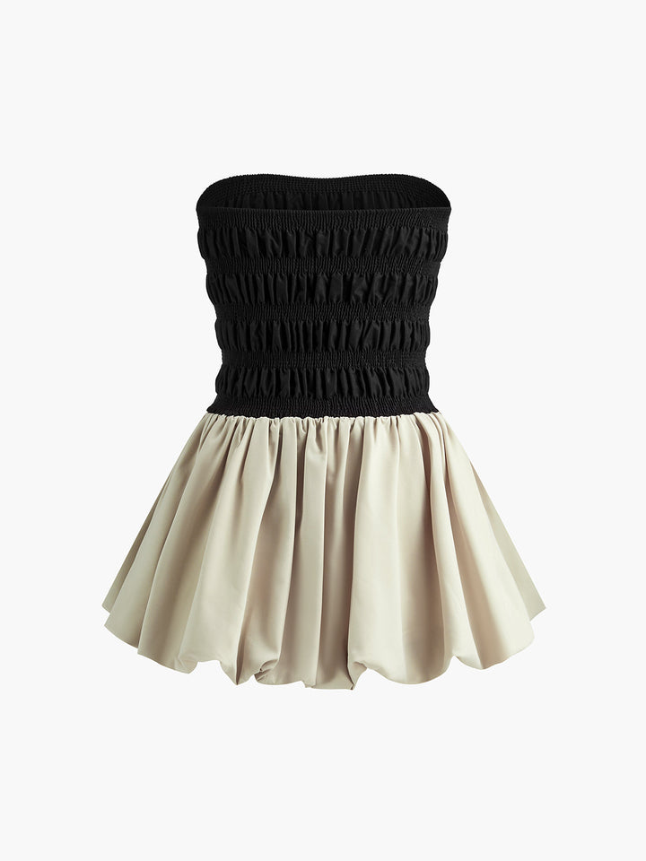 Kontrastfarbenes trägerloses Faltenkleid Kurz