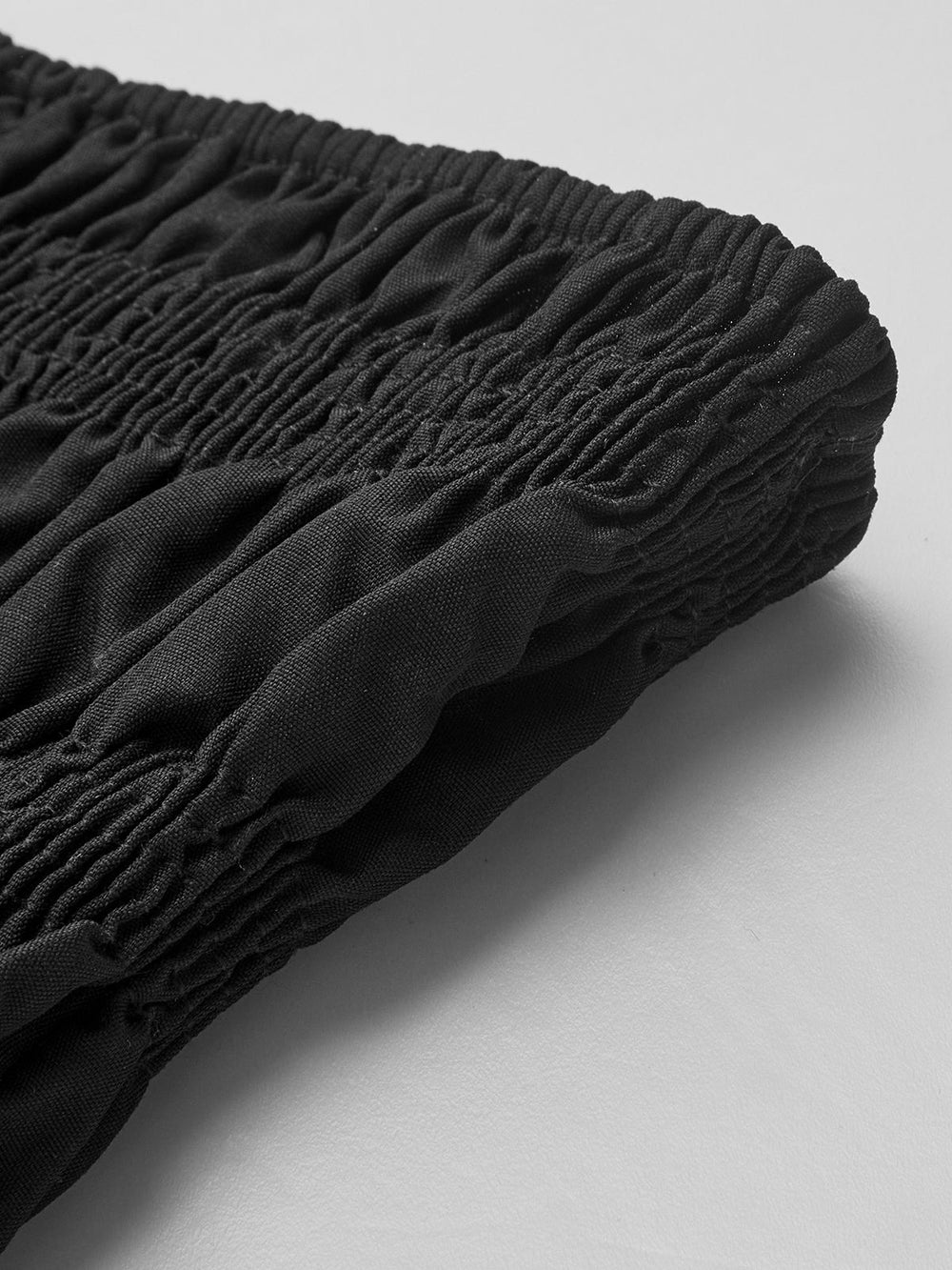 Kontrastfarbenes trägerloses Faltenkleid Kurz