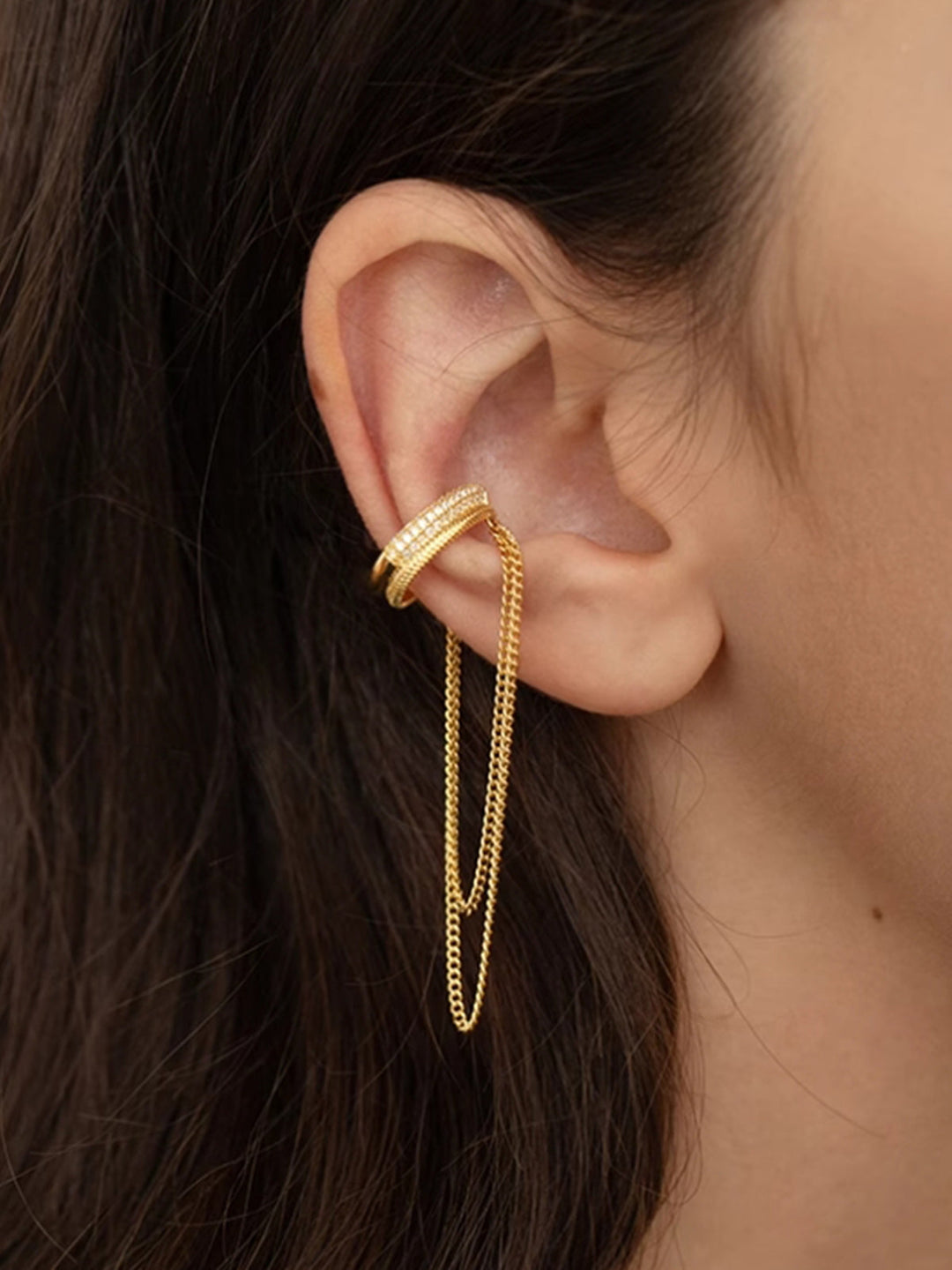 Ohrknochenclip mit Quaste