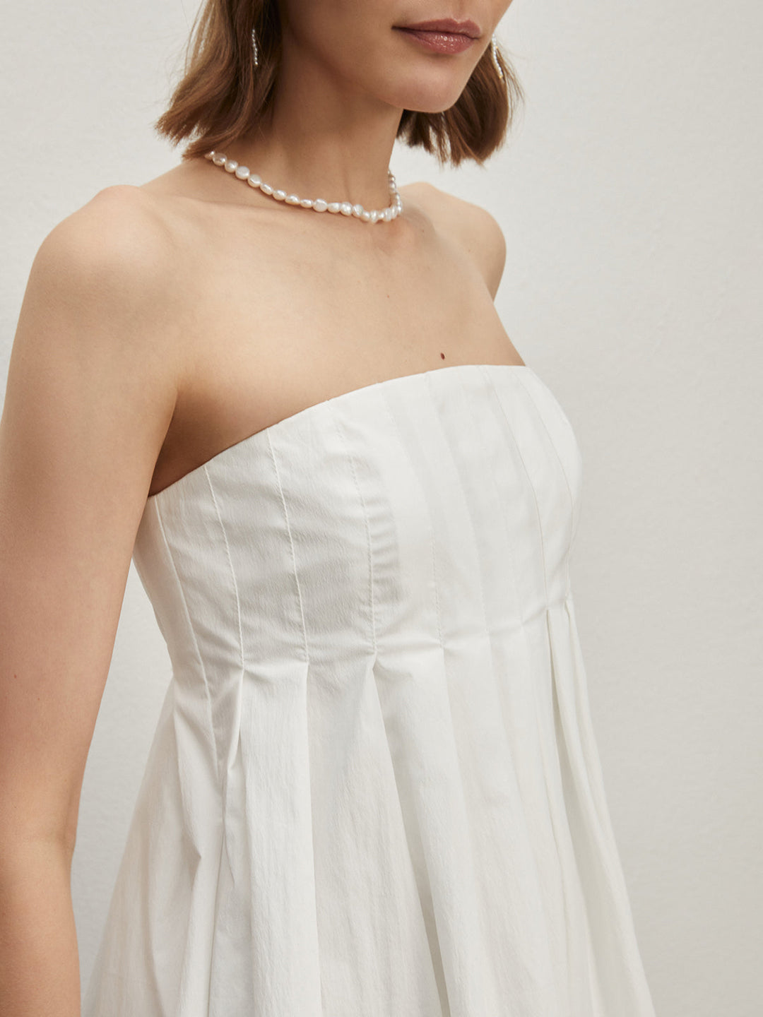 Ärmelloses Faltenkurzes Kleid