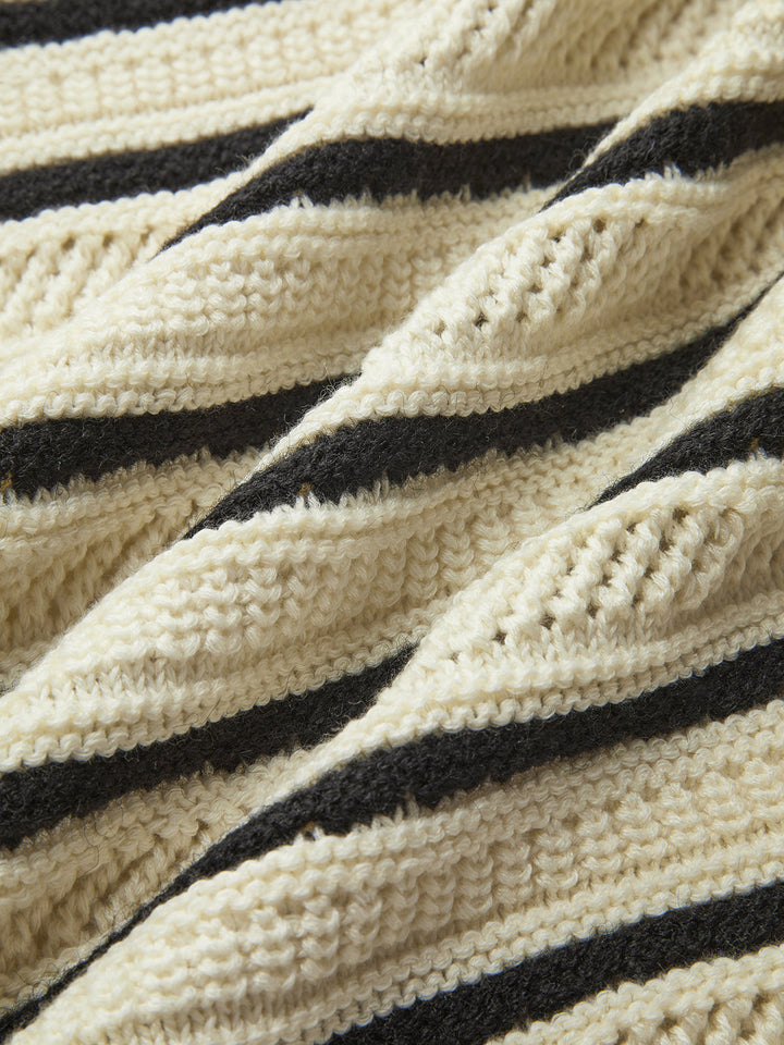 Gestrickte Weste mit V-Ausschnitt