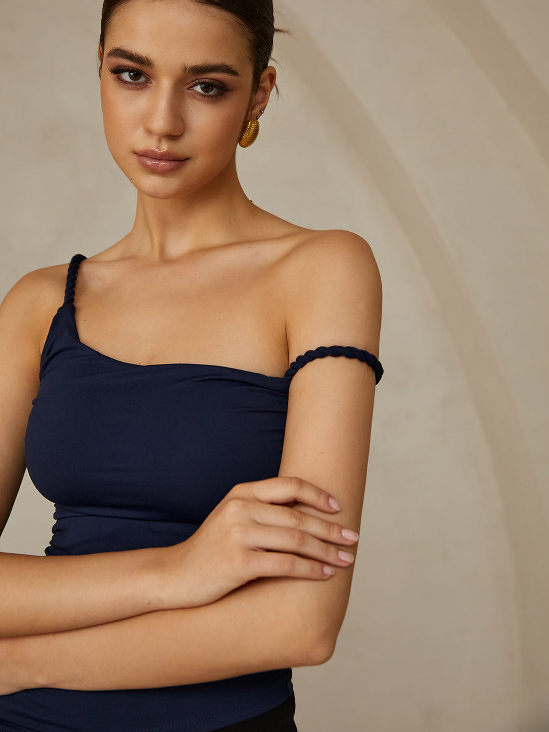 Asymmetrisches schlichtes Cami-Top