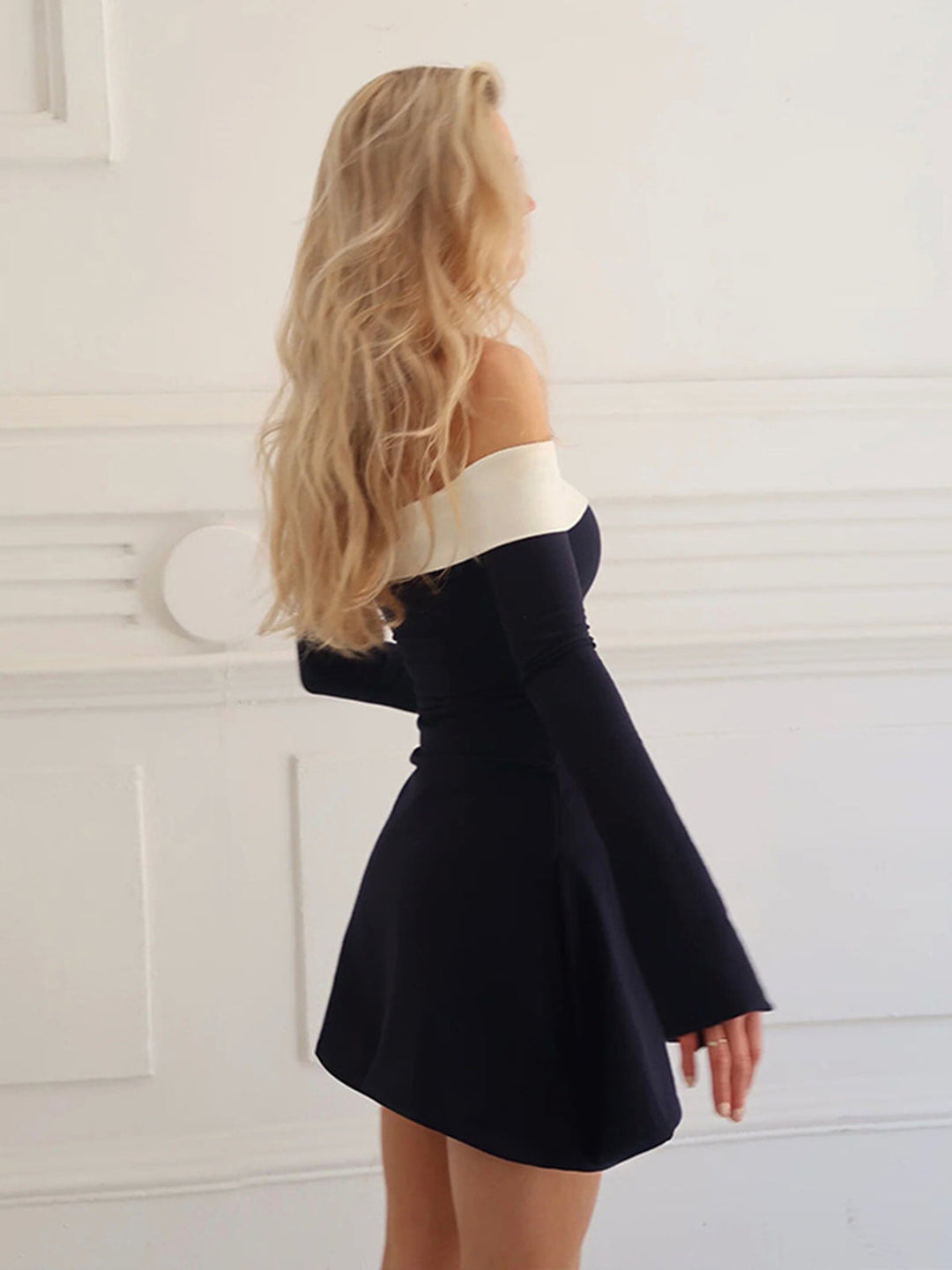 Color Block Off-Shoulder Long Sleeve Short Dress auf Deutsch