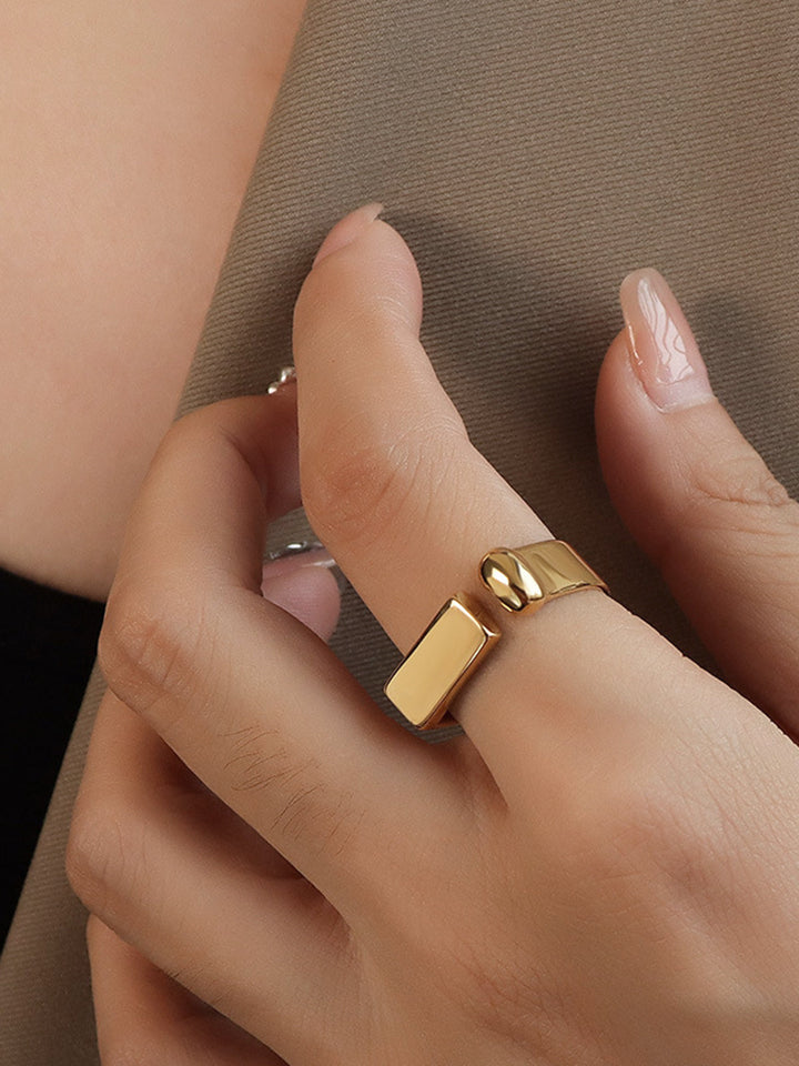 Geometrischer offener Ring aus Gold