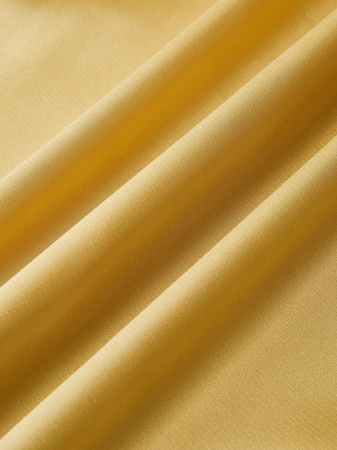Asymmetrisches rückenfreies langes Kleid mit Rüschen