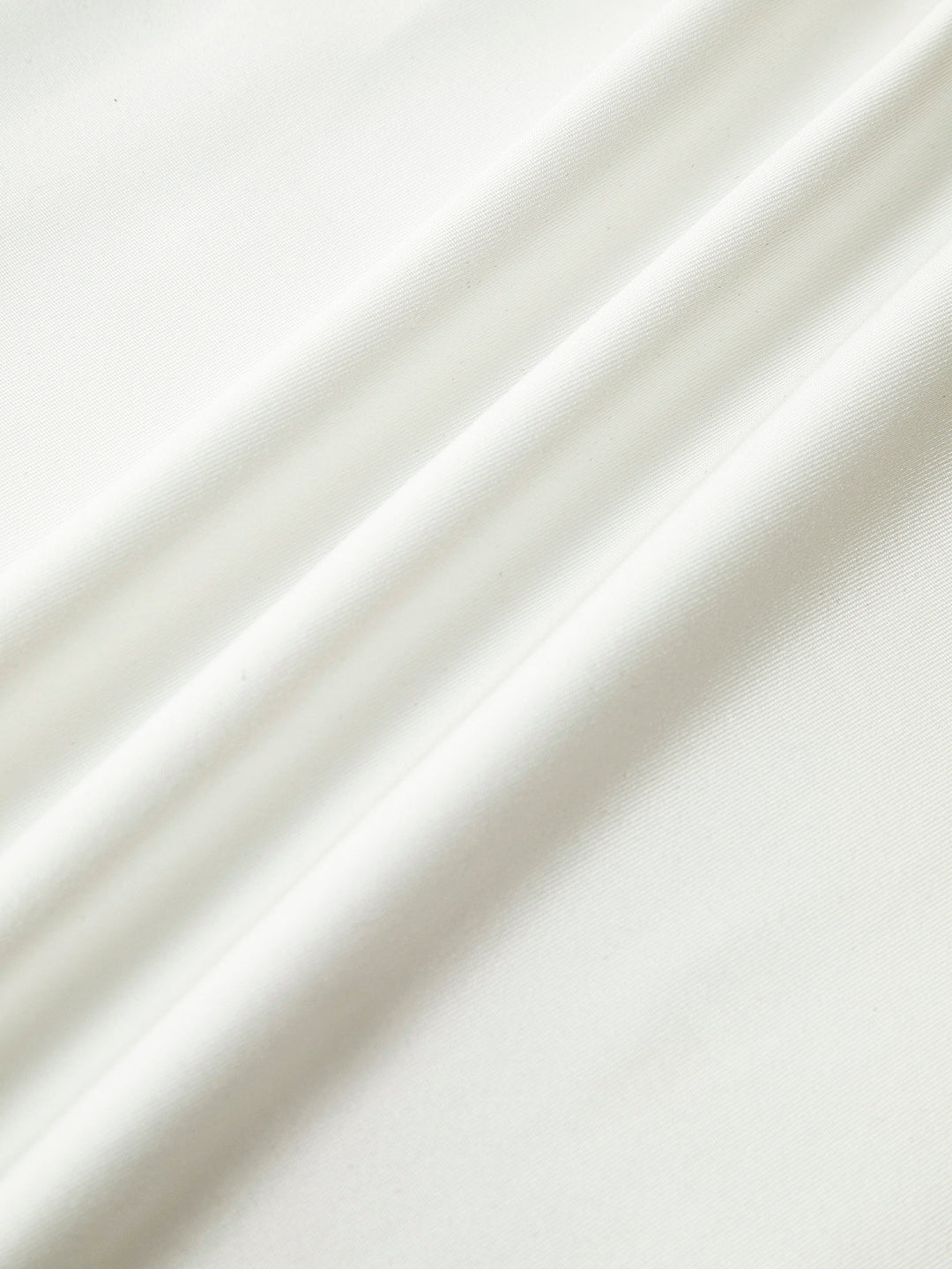 Strapless Kleid mit Schleife und Beinschlitz