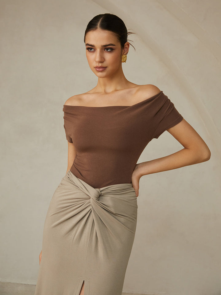 Off-Shoulder Plissiertes T-Shirt