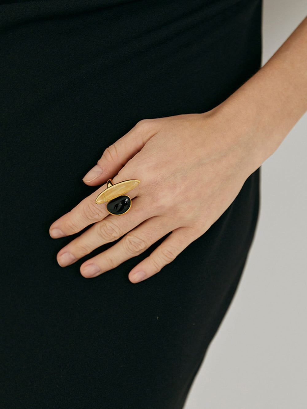 Onyx & Gelber Kristall Ring