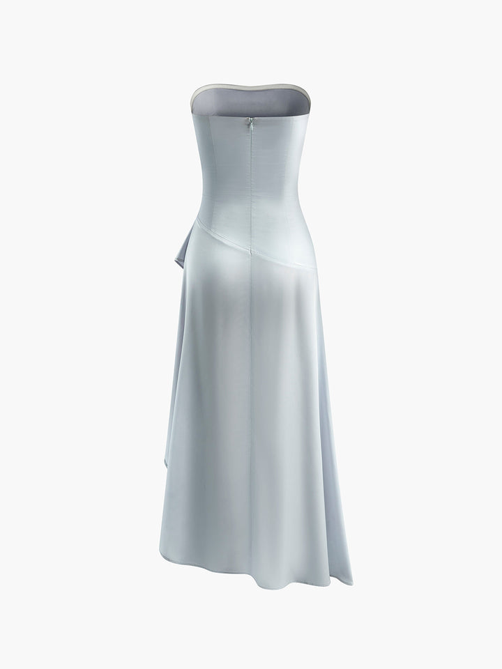Asymmetrisches Kleid mit Rüschen und Trägerlos