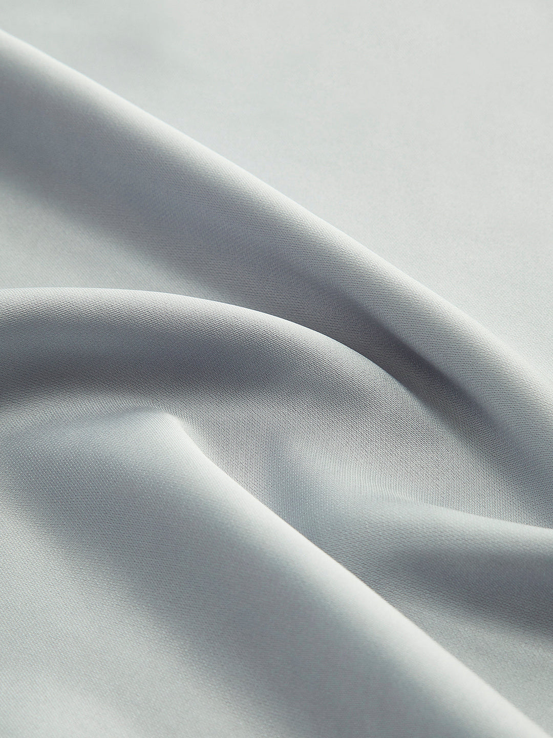 Asymmetrisches Kleid mit Rüschen und Trägerlos