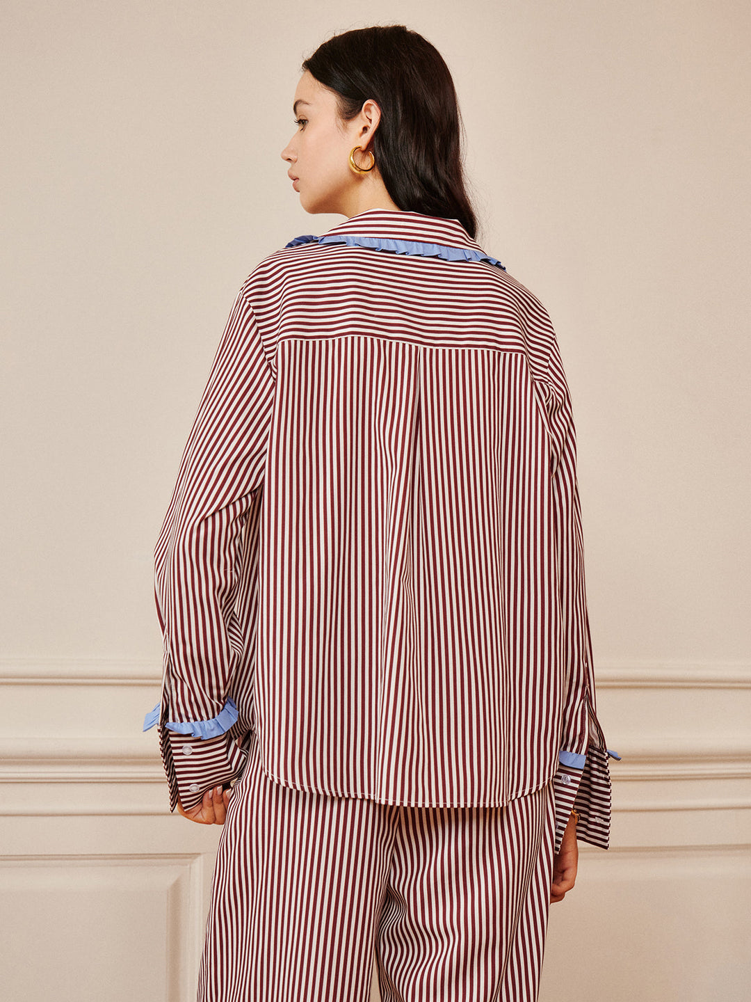 Pinstripe Rüschenhemd mit Bindung vorne