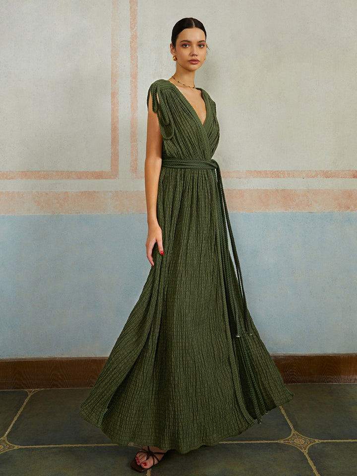 Lässiges Kleid mit Falten und Gürtel
