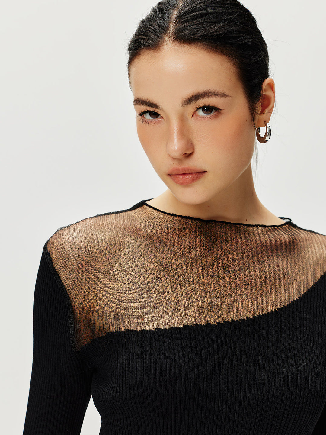 Halbtransparente Strickpullover-Kleid