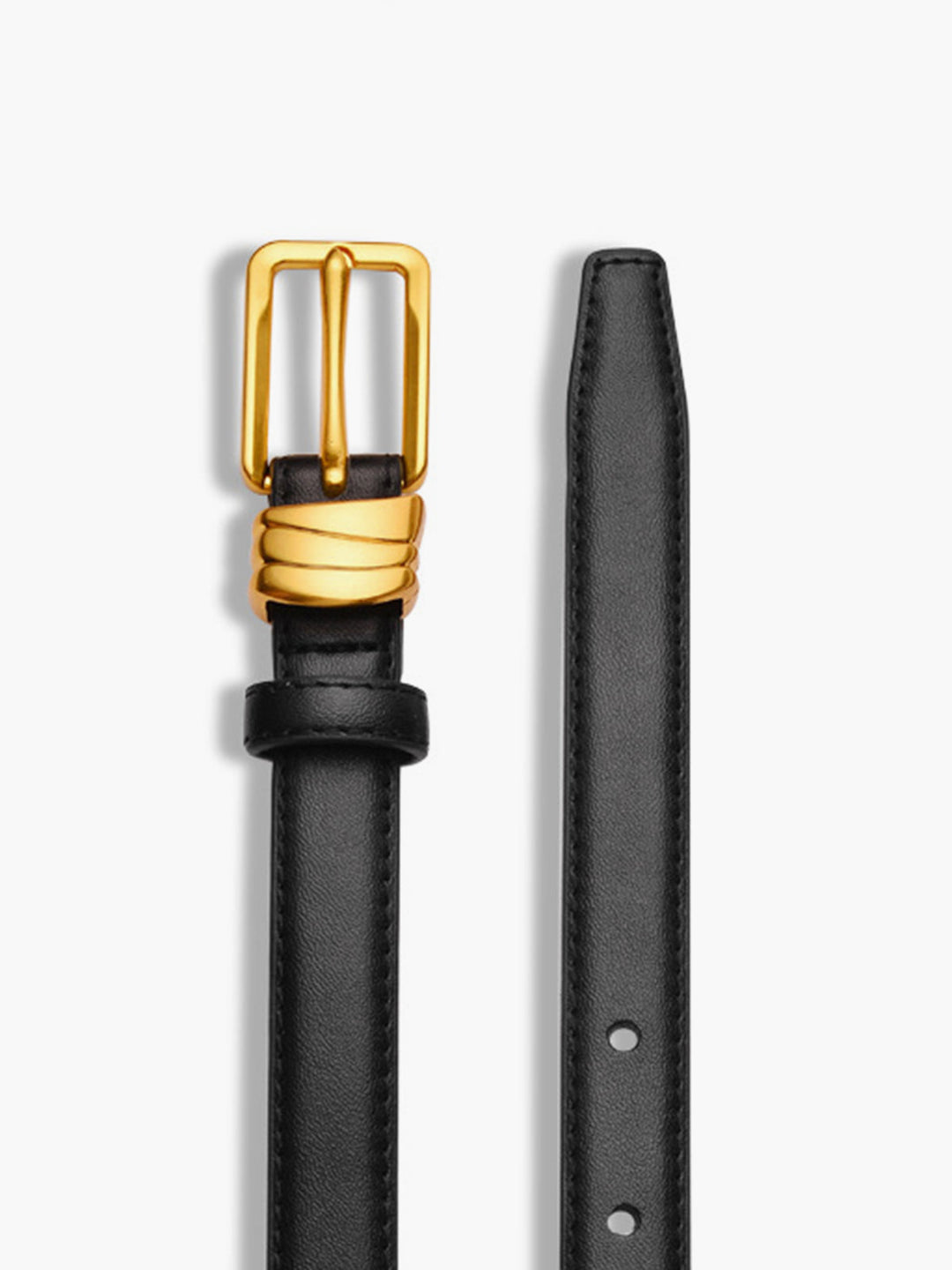 Schmaler Gürtel mit goldener Dornschließe