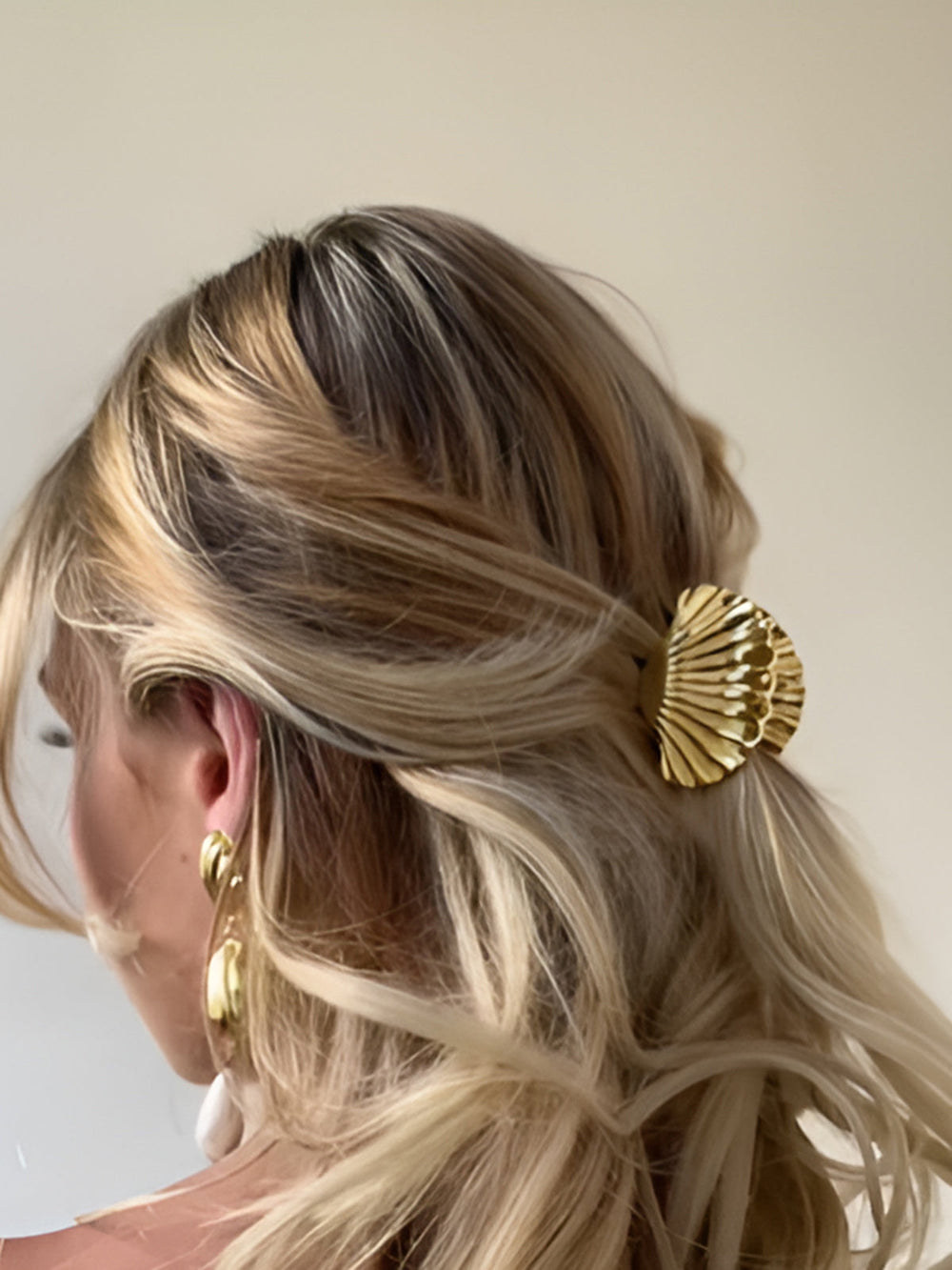 Goldene Haarkralle
