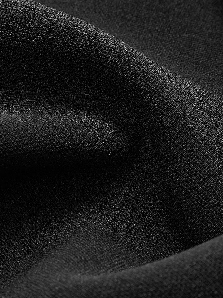Kleid mit quadratischem Kragen und Perlendekor aus Plissee