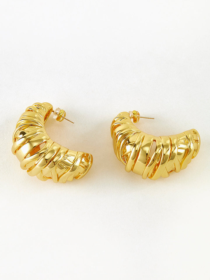 Goldfarbene Croissant Twist Steckohrringe