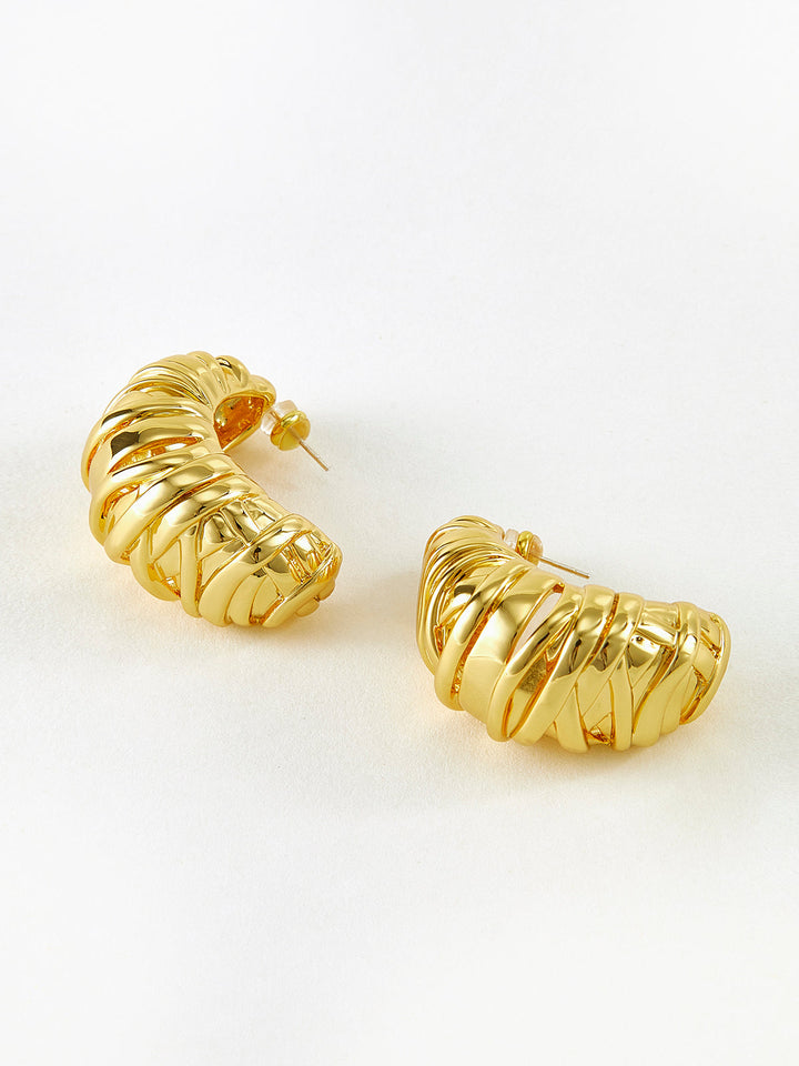 Goldfarbene Croissant Twist Steckohrringe