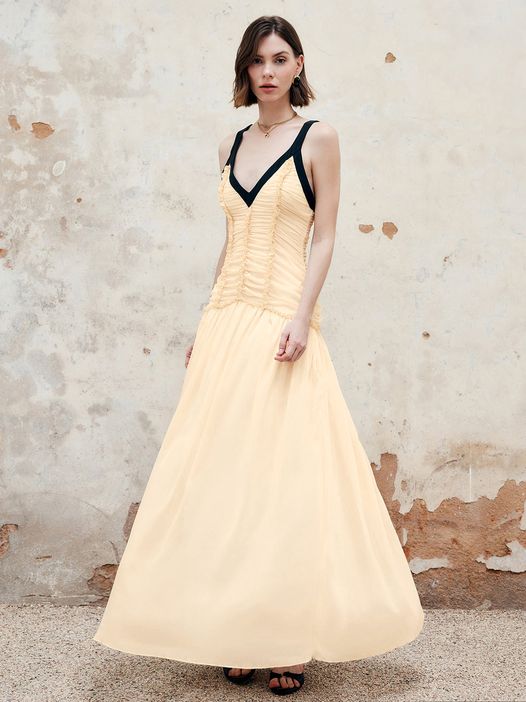 Kontrastpaspel-Kleid mit Falten