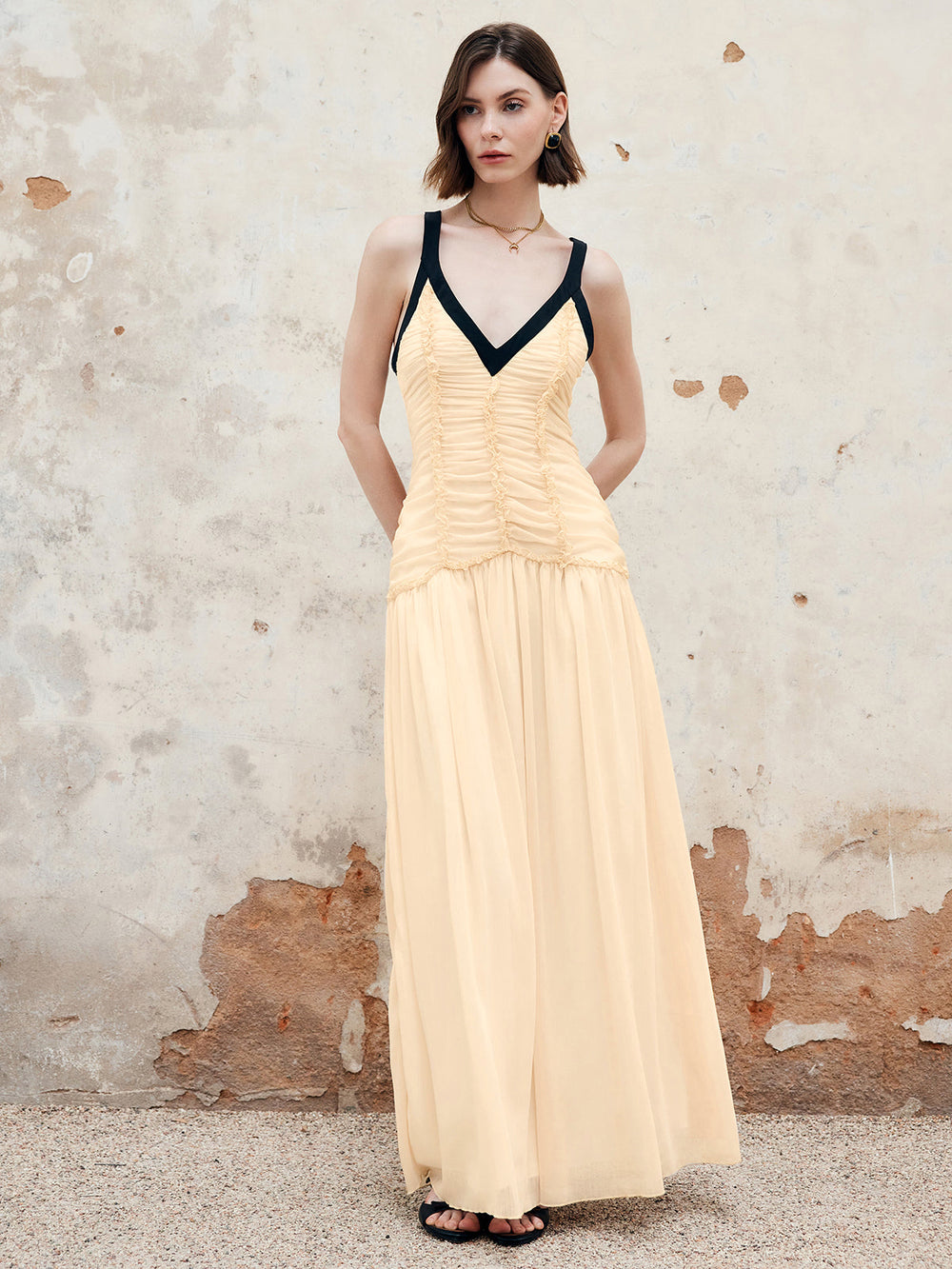 Kontrastpaspel-Kleid mit Falten