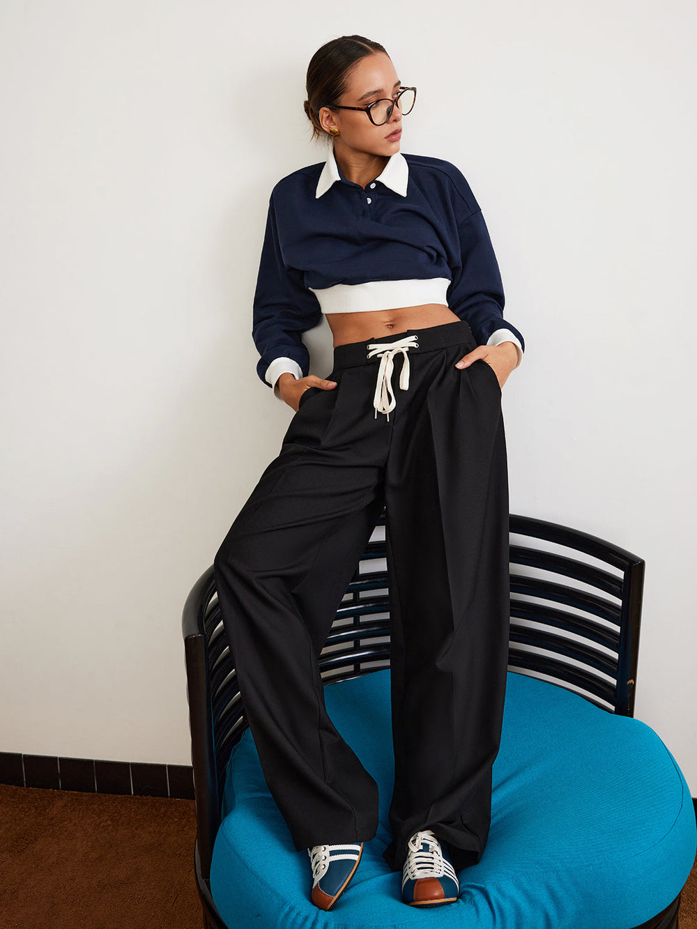 Schlichte Hose mit Kordelzug und weitem Bein