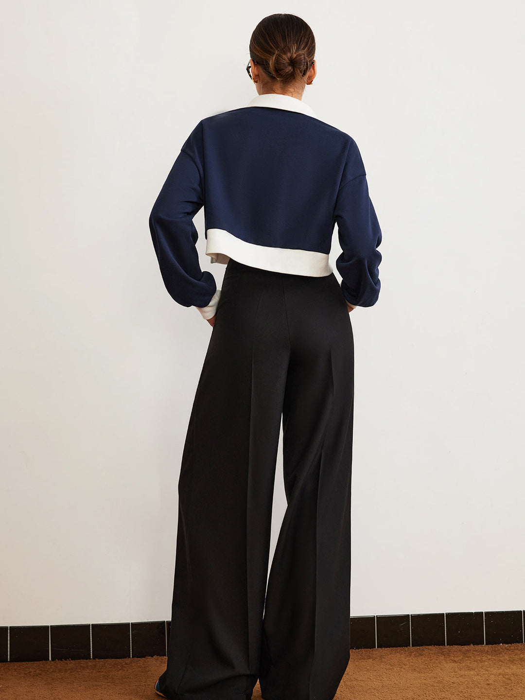 Schlichte Hose mit Kordelzug und weitem Bein