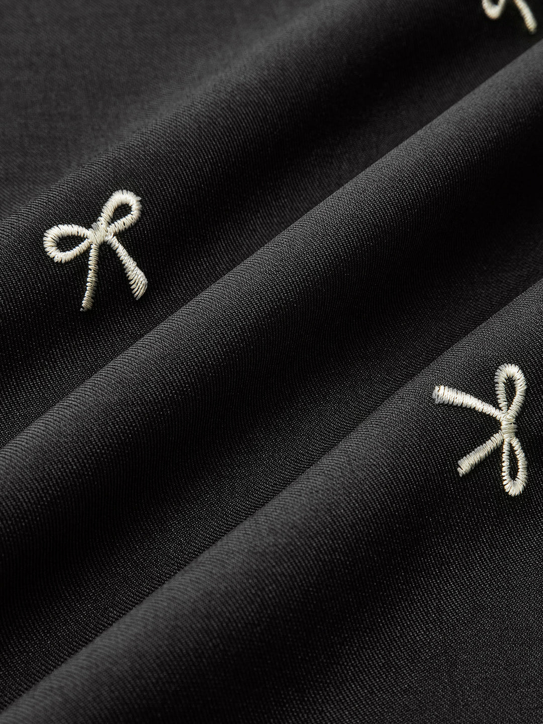 Rock mit Reißverschluss und Schleifendetail