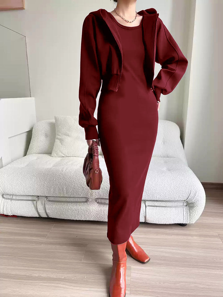 Asymmetrisches Maxikleid mit Rundhalsausschnitt und Schlitz