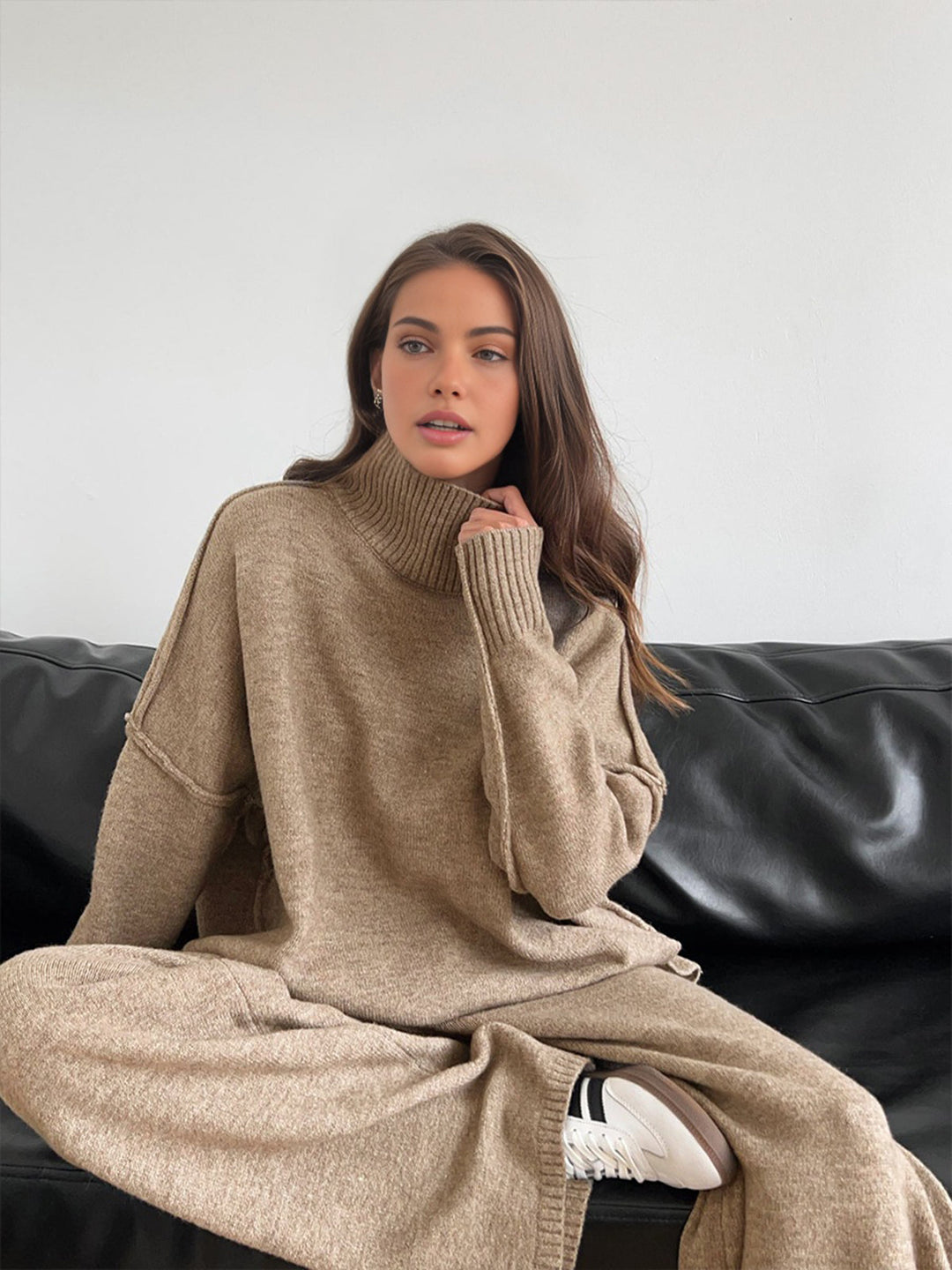 Schlichte Rollkragen-Strickhose-Set
