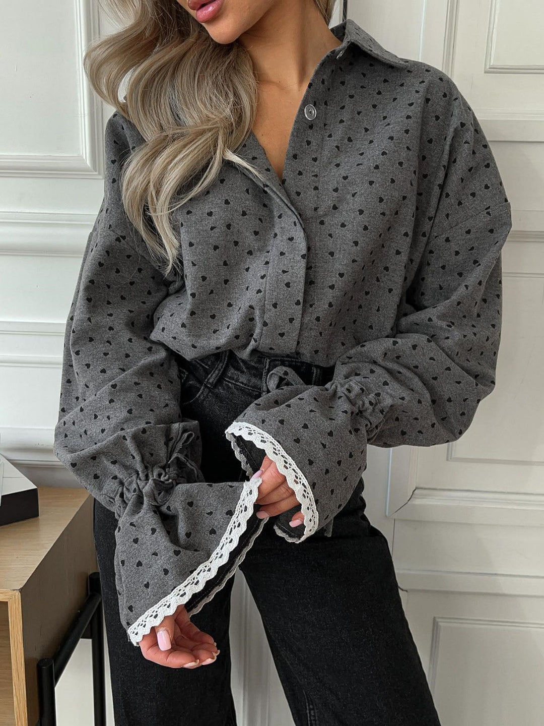 Damen Hemd mit Knopfleiste und Herzaufdruck
