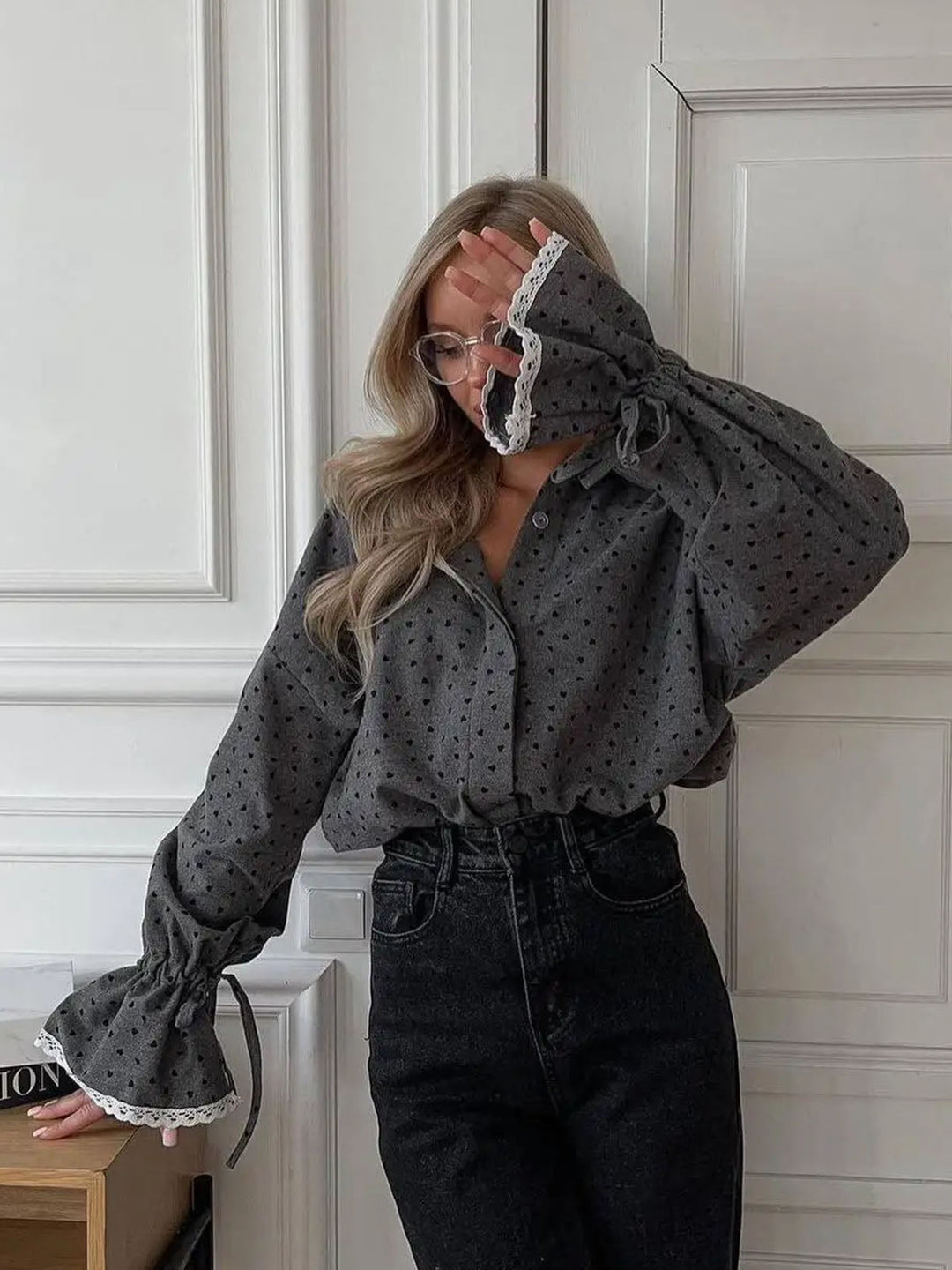 Damen Hemd mit Knopfleiste und Herzaufdruck