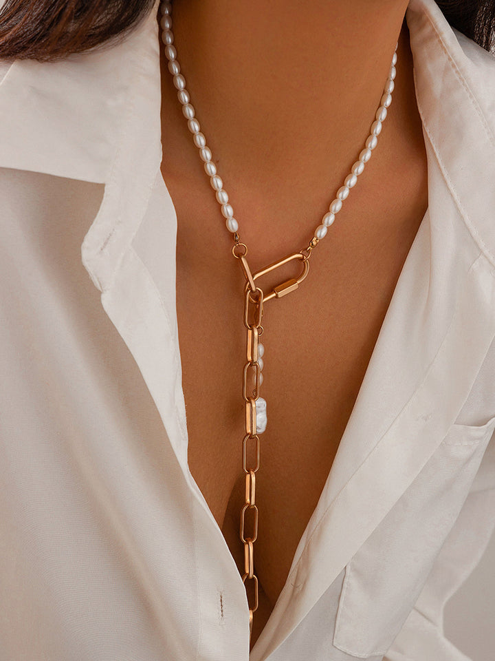 Geometrische Kette mit Perlen im Y-Design
