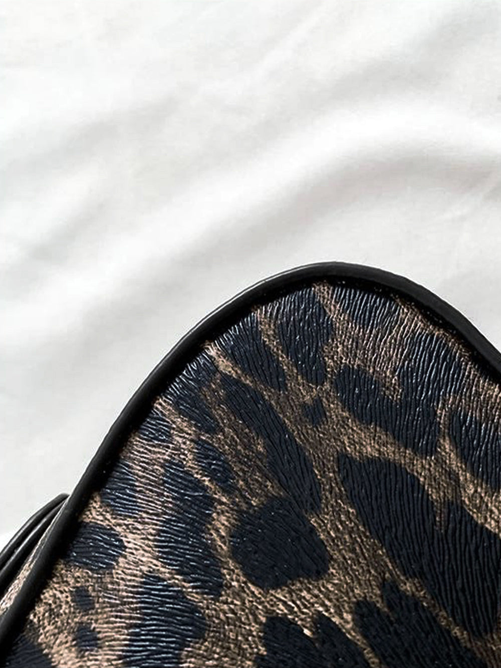 Leopardenmuster Schnallenklappen-Tasche unter dem Arm