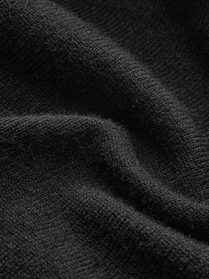 Kontrastpaspel-Strickjumpsuit mit V-Ausschnitt