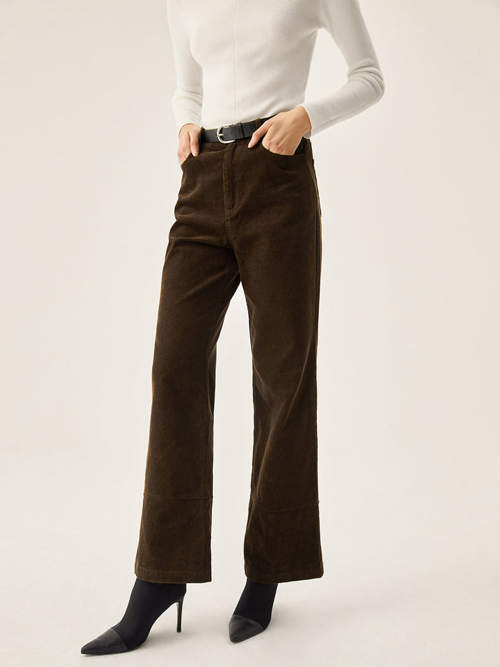 Cordhose mit weitem Bein und Taschen