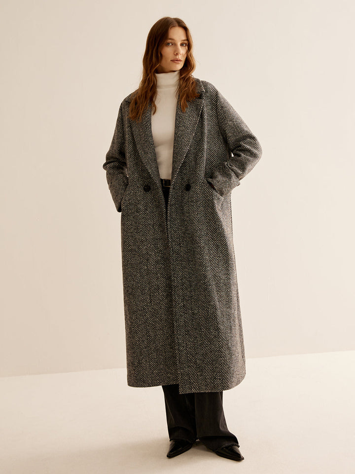 Zeitloser vielseitiger langer Trenchcoat