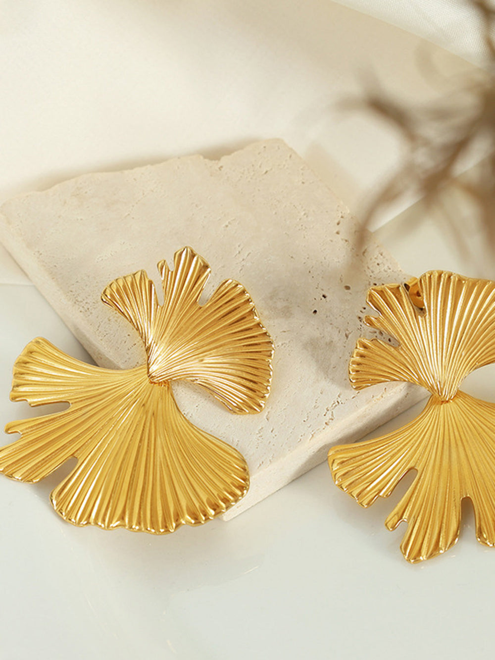 Ginkgo Blatt Wellen Ohrringe