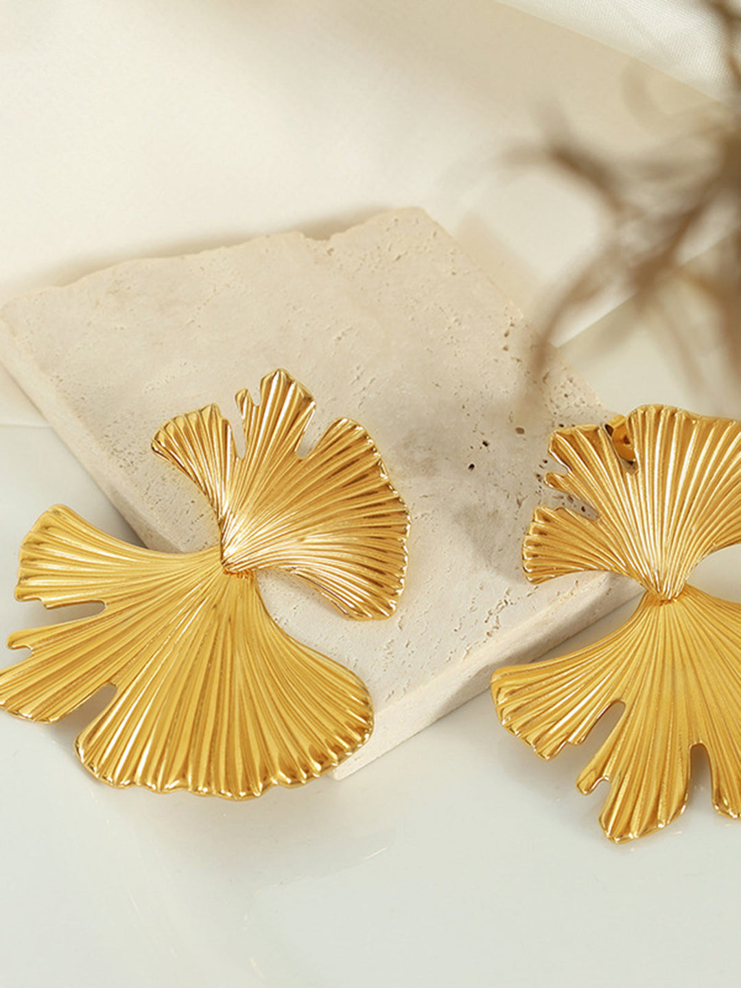 Ginkgo Blatt Wellen Ohrringe