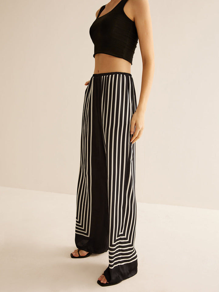Geometrische Nadelstreifen-Satinhose