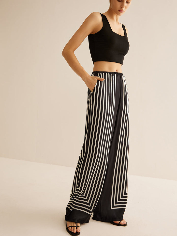 Geometrische Nadelstreifen-Satinhose