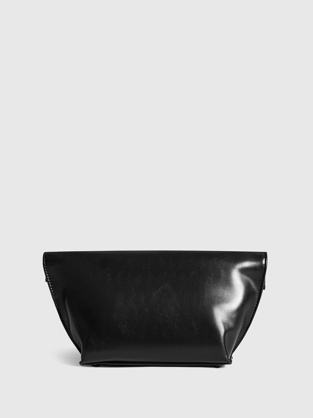 Minimalistische Umschlagclutch mit gerolltem Rand