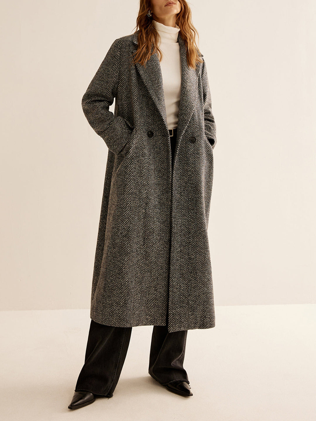 Zeitloser vielseitiger langer Trenchcoat