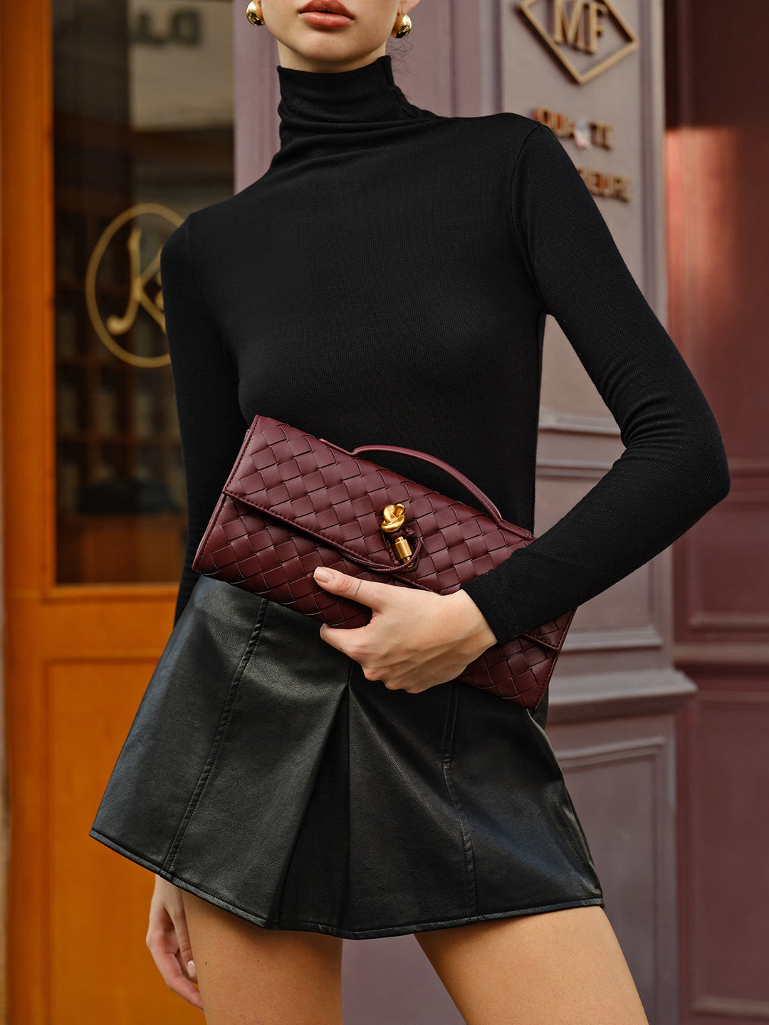 Zwei-Wege-Clutch-Tasche mit gewebter Klappe zum Umhängen