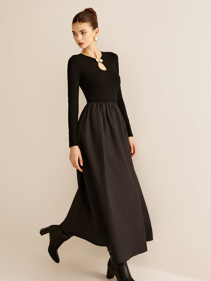 Kleid mit Schlüssellochausschnitt